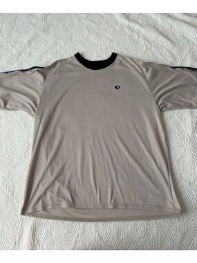 Pearl Izumi grey mesh short sleeve cycling/exercise shirt. Size XL. Good shape